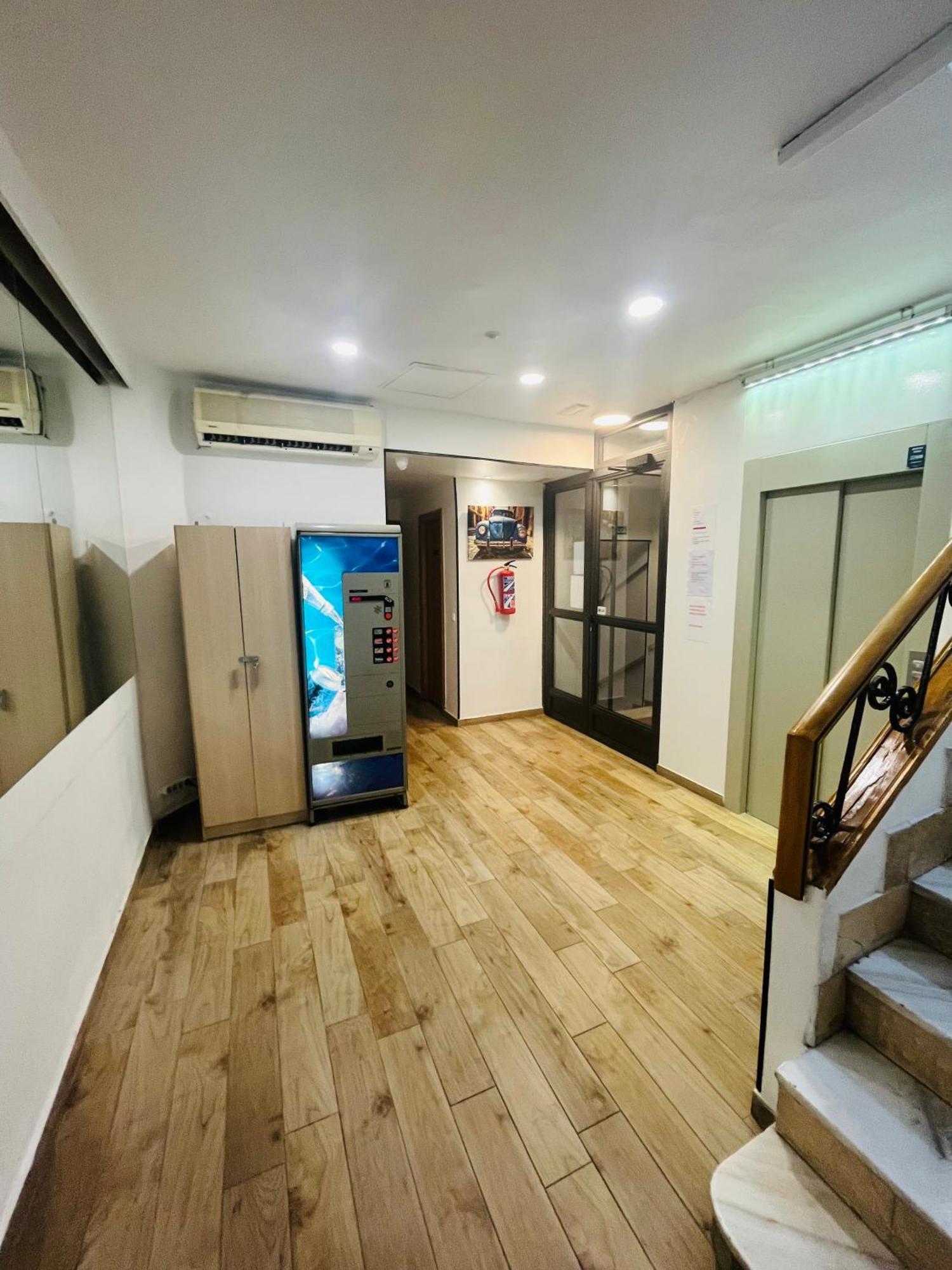 Hostal Las Vegas Madrid Eksteriør bilde